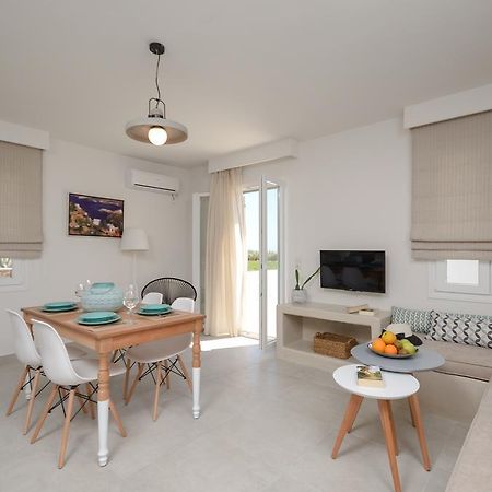 Plaka Collection Villa ภายนอก รูปภาพ